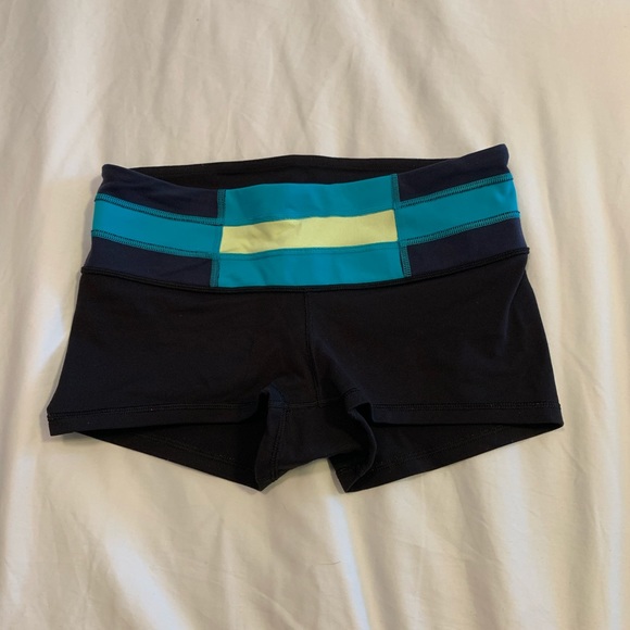 Lululemon spandex shorts - Picture 1 of 3